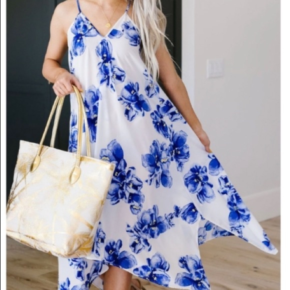 Sleeveless Floral Handkerchief Hem Dress - Picture 6 of 10
